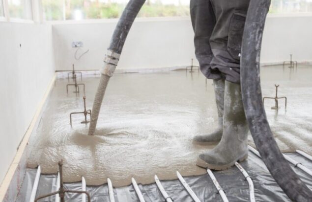 Cemfloor-cement-based-liquid-screed-1024x682-635x535